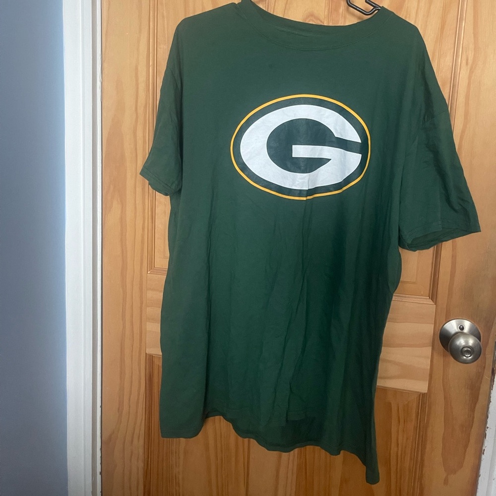Like New, Men’s Size 2XL Green Bay Packers Aaron Rodgers Jersey T-Shirt